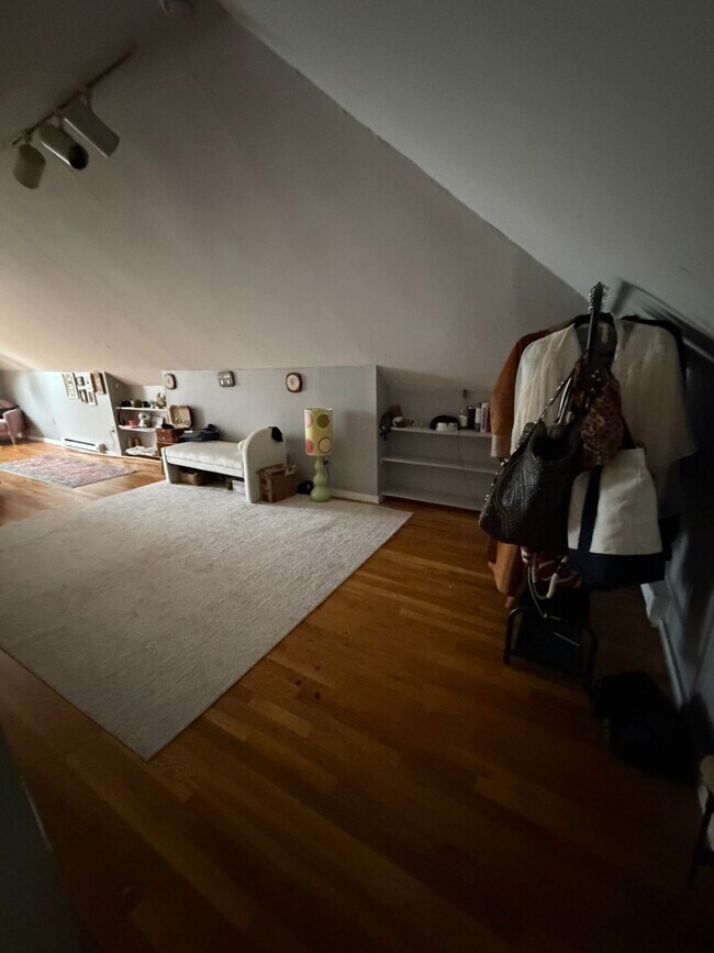 121 Hillside St, Unit 3 in Boston, MA - Building Photo - Building Photo