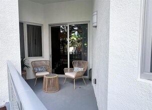 120 N Compass Way, Unit 337 in Dania Beach, FL - Building Photo - Building Photo