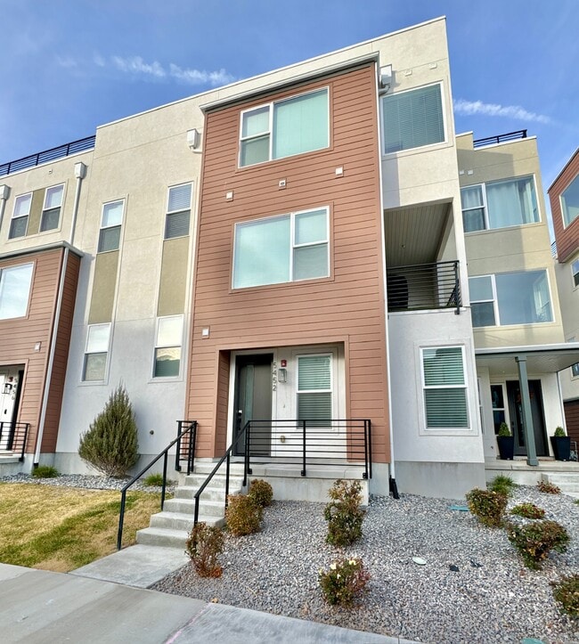 5452 Cardinal Park Rd in South Jordan, UT - Building Photo - Building Photo