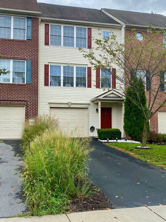 94 Teague Ln in Martinsburg, WV - Building Photo