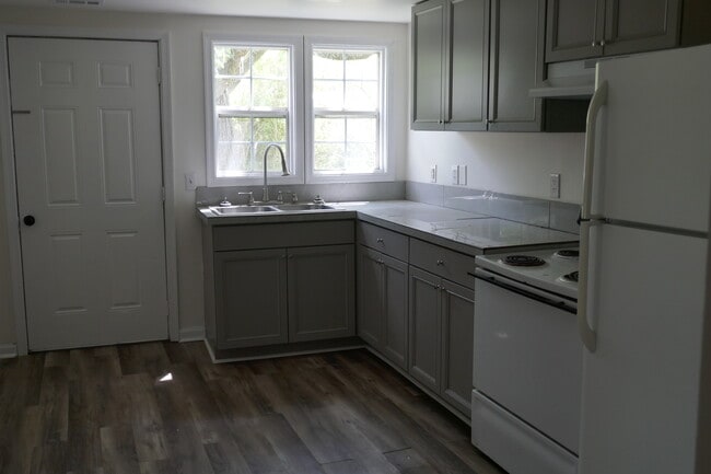 209 Doctor M.L.K. Jr Ave in Edenton, NC - Building Photo - Building Photo