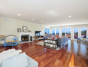 345 Palos Verdes Dr W in Palos Verdes Estates, CA - Building Photo - Building Photo