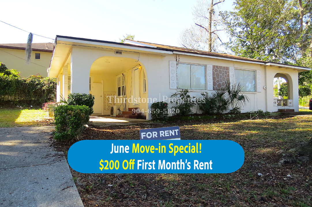 7350 Linda Dr in Jacksonville, FL - Building Photo