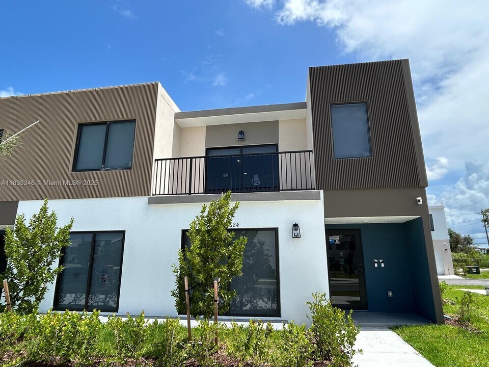 14624 SW 261st Ter in Homestead, FL - Building Photo