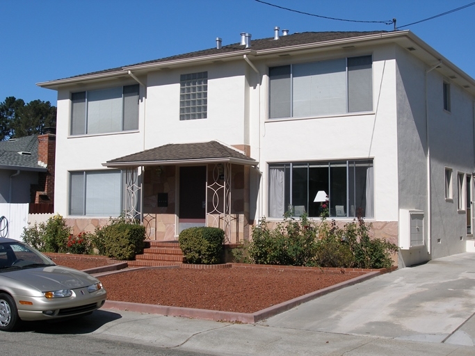 220 Paramount Dr in Millbrae, CA - Building Photo