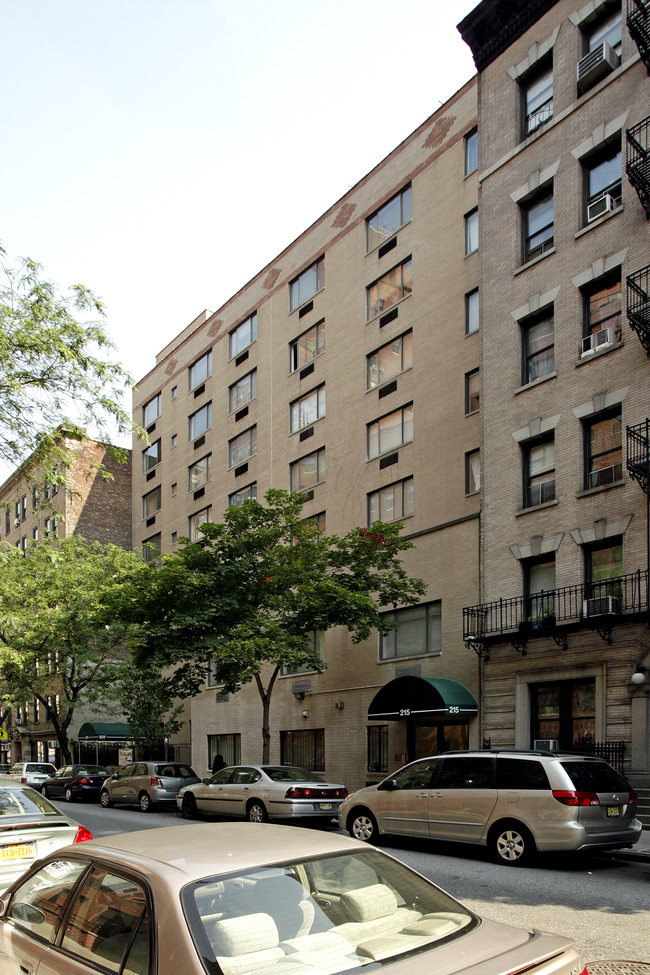 207-215 E 27th St in New York, NY - Foto de edificio - Building Photo