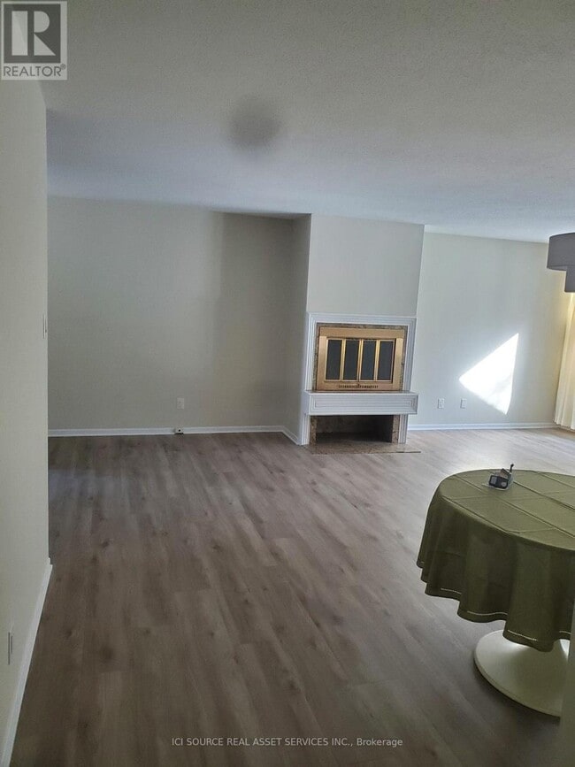 property at 15 Torrey Pines Ct