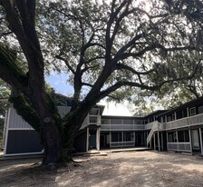 2413 S Fraser St, Unit 1 Bedroom in Georgetown, SC - Building Photo