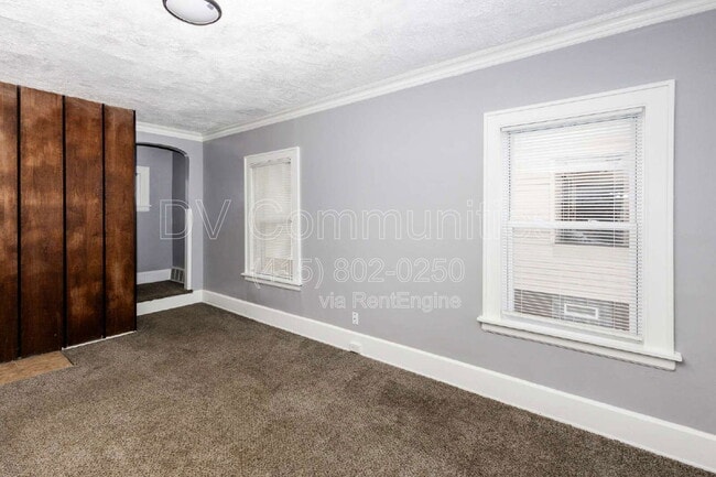 1561 E 204th St in Euclid, OH - Building Photo - Building Photo