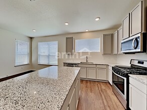 2725 Lillybrook Ln in New Braunfels, TX - Foto de edificio - Building Photo