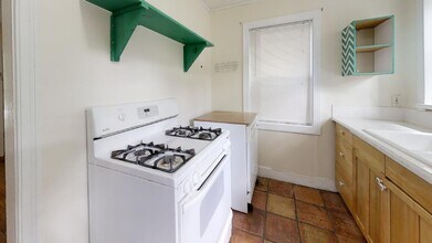 Lakeview Drive Cottage in Auburn, AL - Building Photo - Building Photo