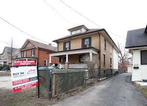 76 Guelph St in Halton Hills, ON - Building Photo - Building Photo