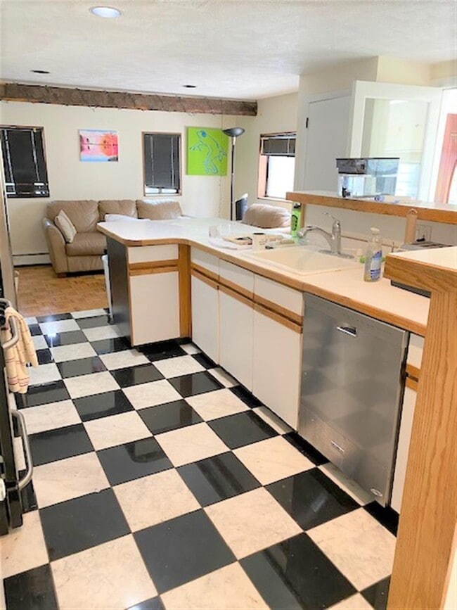 61 6th St, Unit A in Cambridge, MA - Building Photo - Building Photo