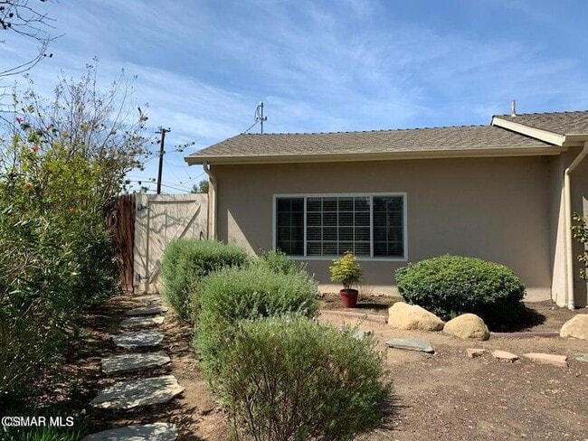 710 Calle Cardo in Thousand Oaks, CA - Building Photo - Building Photo