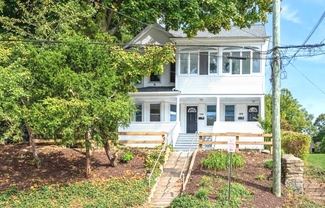 108 Long Hill Ave-Unit -108 in Shelton, CT - Building Photo