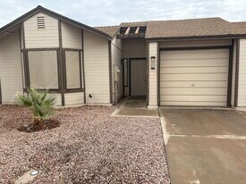 16043 S Spartan St in Chandler, AZ - Building Photo