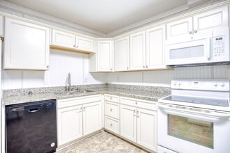 2423 Shafer St in Norfolk, VA - Building Photo - Building Photo