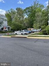 7703 Lafayette Forest Dr in Annandale, VA - Building Photo - Building Photo