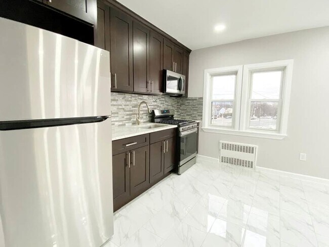 107-17 32nd Ave in Queens, NY - Building Photo - Building Photo