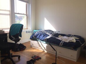 1713 Commonwealth Ave in Boston, MA - Building Photo - Building Photo
