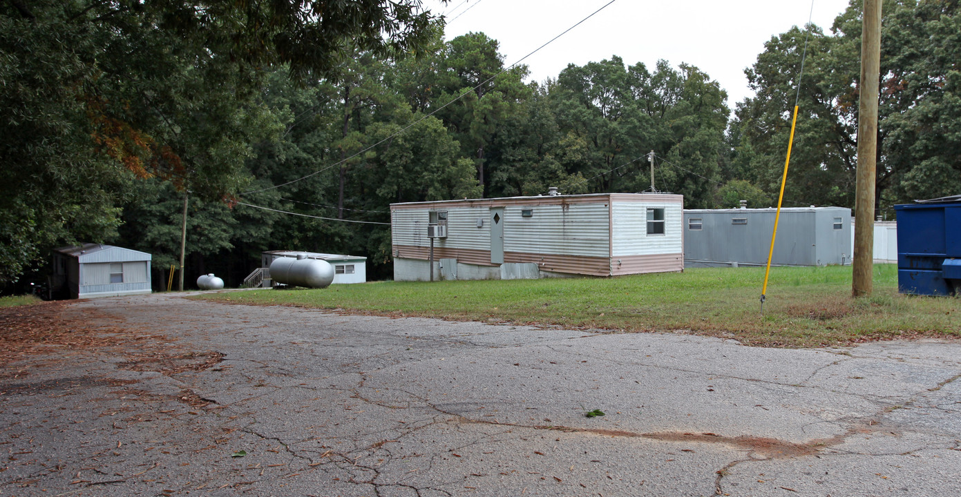 Farm Road Trailer Park in Raleigh, NC - Building Photo