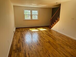 48 Claremont Ave in Wallingford, CT - Building Photo - Building Photo