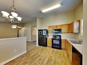 229 N Weststone Blvd in Fuquay Varina, NC - Building Photo - Building Photo