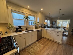 30 Charlotte Rd, Unit #1 in Waltham, MA - Building Photo - Building Photo