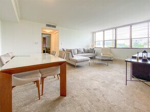 10000 Bay Harbor Terrace in Bay Harbor Islands, FL - Building Photo - Building Photo