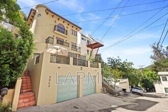 9842 Portola Dr in Beverly Hills, CA - Building Photo - Building Photo