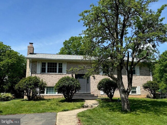 property at 7209 Popkins Farm Rd