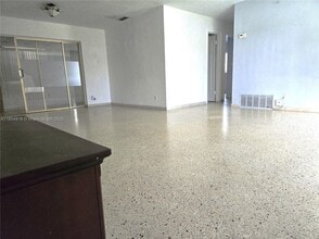 10251 SW 13th St in Miami, FL - Building Photo - Building Photo