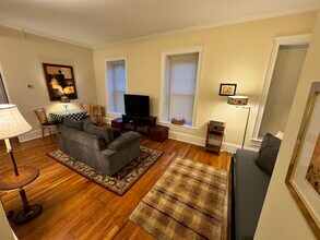 33 Maplewood Ave in Pittsfield, MA - Building Photo - Building Photo