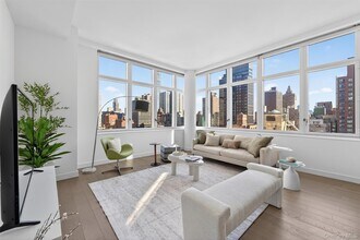 305 E 51st St in New York, NY - Building Photo - Building Photo