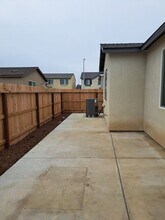 6541 E Carmen Ave in Fresno, CA - Building Photo - Building Photo