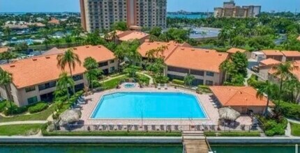 4790 Brittany Dr S in Tierra Verde, FL - Building Photo - Building Photo