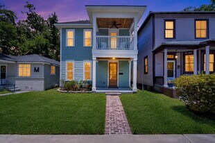 706 W 44th St in Savannah, GA - Building Photo