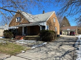 25 Fernwood Ave, Unit Upper in Buffalo, NY - Building Photo