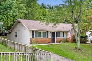 427 Huntsmoor Dr in Charlotte, NC - Building Photo