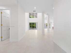 7226 SW 146th St Cir in Palmetto Bay, FL - Building Photo - Building Photo