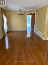 2419 Bankside Dr in Mississauga, ON - Building Photo - Building Photo