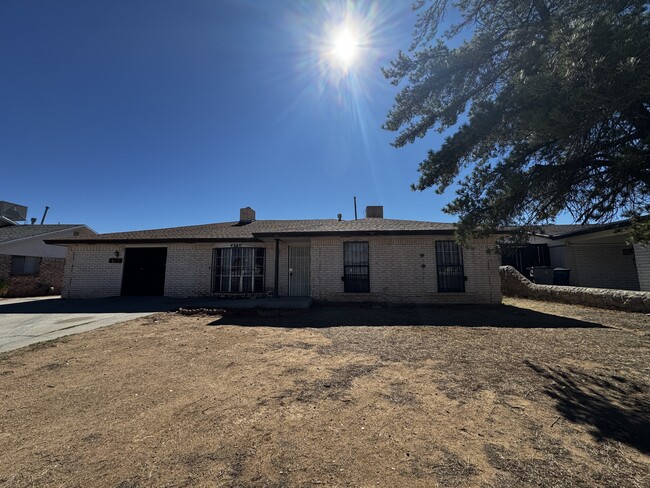 4740 Round Rock Dr in El Paso, TX - Building Photo - Building Photo