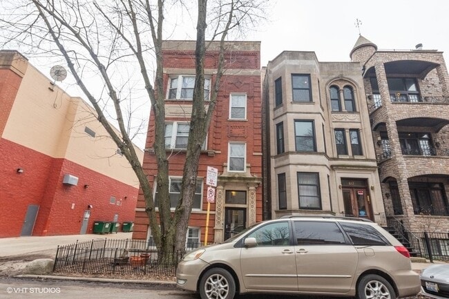 613 W Surf St in Chicago, IL - Building Photo - Building Photo