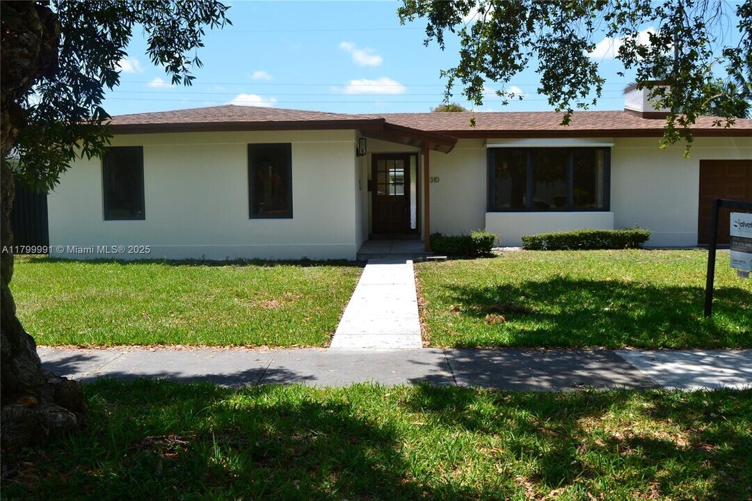6310 SW 92nd Ave in Miami, FL - Building Photo