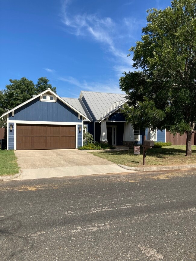 property at 1304 Pike Ln