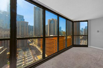 10 E Ontario St, Unit 1305 in Chicago, IL - Building Photo - Building Photo
