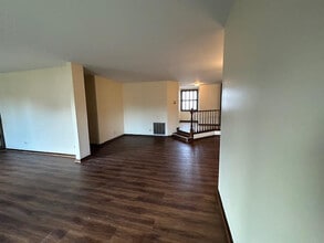 1471 Haverhill Dr in Wheaton, IL - Building Photo - Building Photo