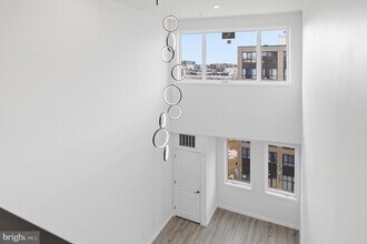 915 N Broad St in Philadelphia, PA - Foto de edificio - Building Photo