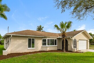 2261 SE 28th St in Cape Coral, FL - Building Photo - Building Photo