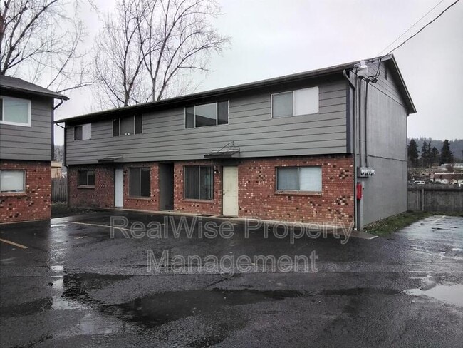 property at 314 NW Tumlin Ave